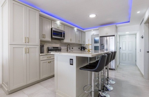 Laguna Shores Condominio | Ocean Front King Suites/Sleeps12/POOLS/WI-FI