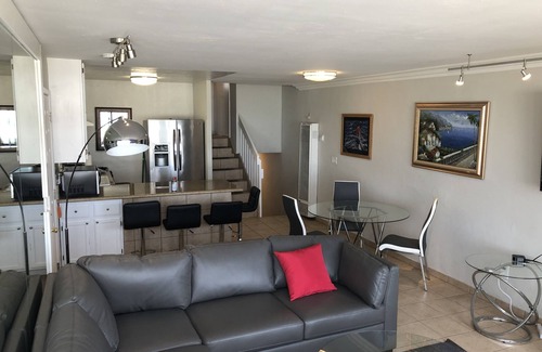 Mission Beach Condominio | Ocean Front On Mission Beach! -Large 2BR/2BA, Beach Patio, Firepit, BBQ, Parking