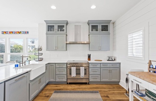 South Beach Casa | Ocean Front Renovated - Steps To Beach- 4BR 3 Full 2 Half BA Bhi Club Pet