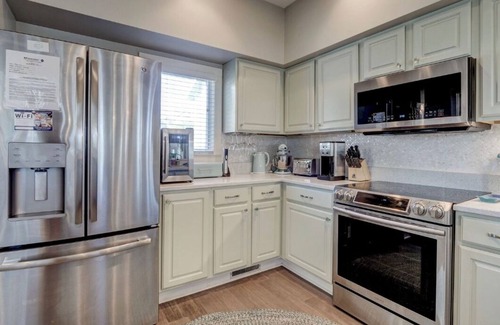 Flora's Bluff Casa | Ocean Front Sleeps 6 Steps to Beach Renovated to New 5 Star Home BHI Club