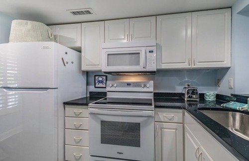 Oceanmarsh Subdivision Condominio | Ocean Front D-Building - ¡ACCESO A LA PISCINA Y VISTAS AL OCÉANO!
