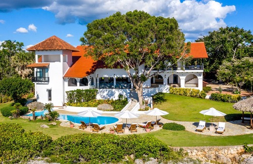 Punta Aguila Casa | Ocean Front Villa w/ private pool - 14 guests w/ service