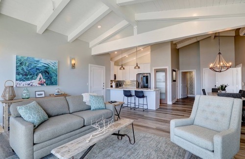 Morro Bay Condominio | Ocean front with Morro Rock views: 2Bdrm Condo at Salty Sister