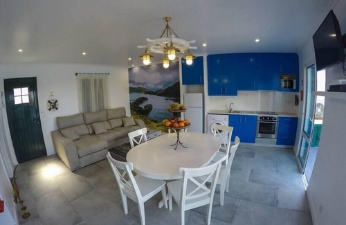 Ribeira Grande Casa | Ocean Garden House - Azorean Butler