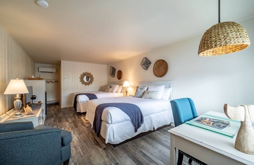 Rehoboth Beach Hotel | Ocean Glass Inn - Deluxe Queen Room