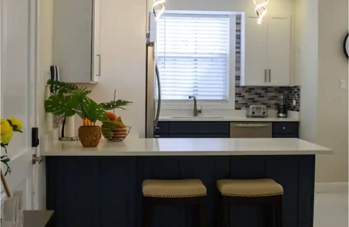 Reading Condominio | Ocean Grande - Free Netflix & Coffee and Fast Wifi