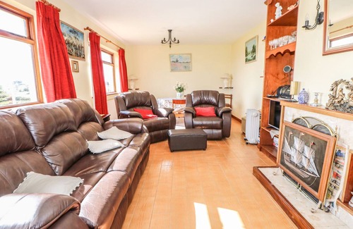 Ardnatrush Cabaña | OCEAN HEIGHTS, family friendly in Glengarriff, County Cork