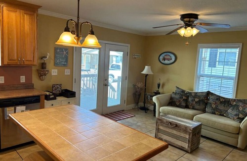 Surfside Beach Apartamento | Ocean Lakes, Golf Cart, Pet Friendly 1647