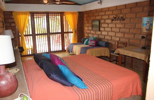 Barra de Potosi Cama Y Desayuno | Ocean Lover's Paradise - Garden Room 1