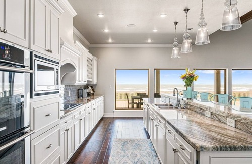Crystal Beach Casa | Ocean One 4 Bedroom Home by Redawning