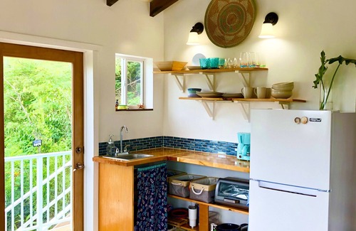 Estate Emmaus Cabaña | "Ocean" One bedroom cottage in the Garden of Eden Cottage Collection