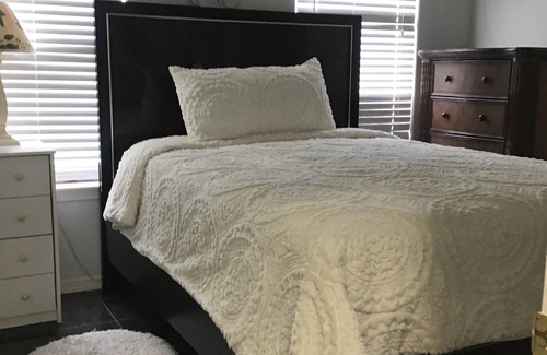Port Isabel Cabina | Ocean Overlook- 715 E Clam