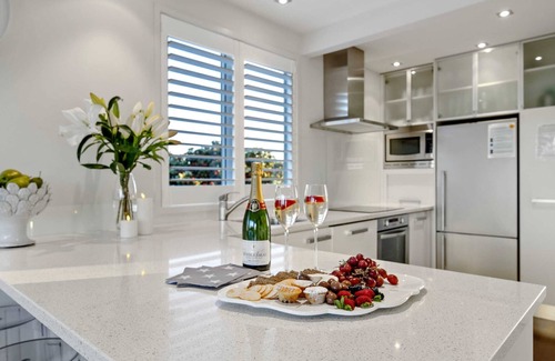 Mount Maunganui Casa | Ocean Palms - Immaculate with fully fenced garden