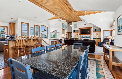 Corolla Casa | Ocean Paradise -- Spacious 7BR Oceanfront with Pool, Hot Tub and More!