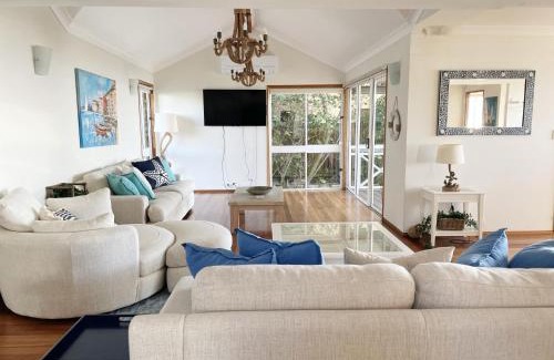 Beachmere Casa | Ocean Pearl - 3 bedroom beachfront property!
