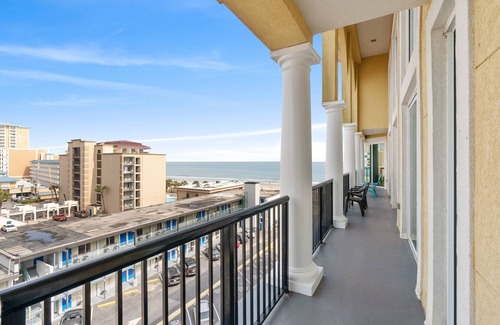 Myrtle Beach Condominio | Ocean Pearl: 7 BR Oceanfront Condo with Pool