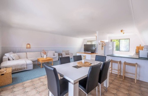 Bicheno Casa | Ocean Pines - Walk to Bicheno blowhole!