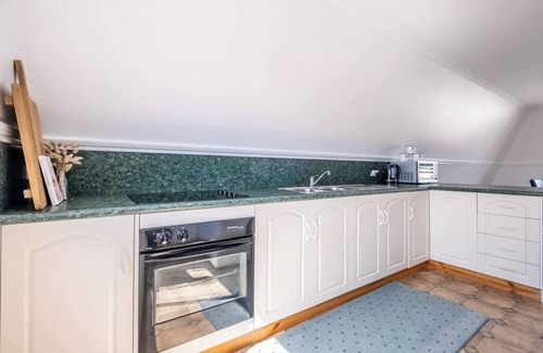 Bicheno Casa | Ocean Pines - Walk to Bicheno blowhole!