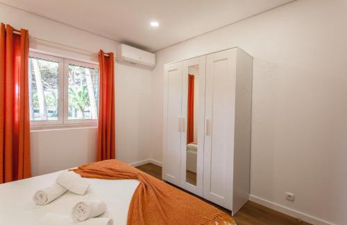 Azenhas do Mar Casa | Ocean, Pines and Mountain - Renovated February 2025 - AC
