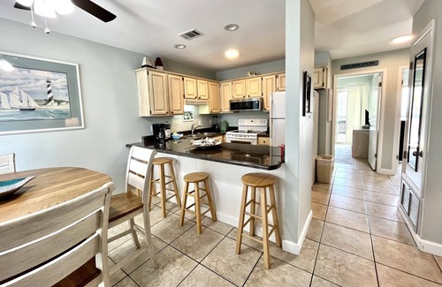Gulf Shores Condominio | Ocean Reef 601 2 Bedroom Condo by RedAwning