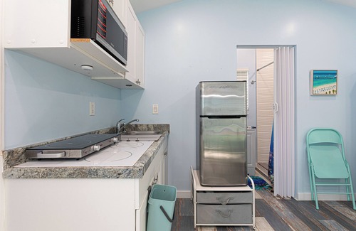 Mango Groves Apartamento | Ocean Retreat at the Historic District. 1.5mi to beach & 0.3mi to LWB Downtown