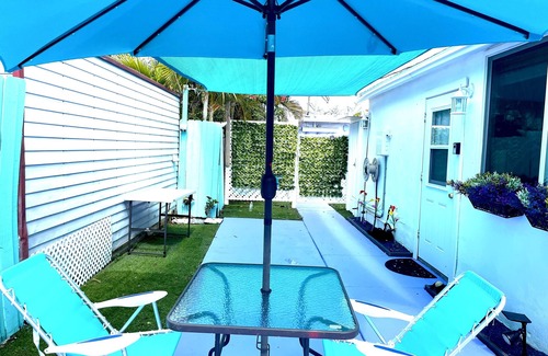 Mango Groves Apartamento | Ocean Retreat at the Historic District. 1.5mi to beach & 0.3mi to LWB Downtown