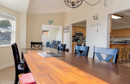 Crescent City Casa | Ocean's 1177 | 5 Bed, 3 Bath
