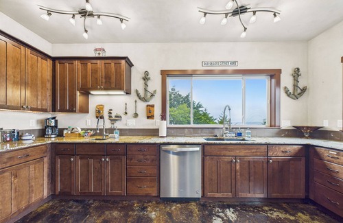 Shelter Cove Casa | Ocean's Overlook- Panoramic Ocean Views, Cozy and Comfortable