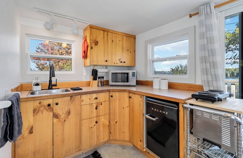 Feltzen South Chalet De Esquí | Ocean Sanctuary - The Salty Cribb Cabin