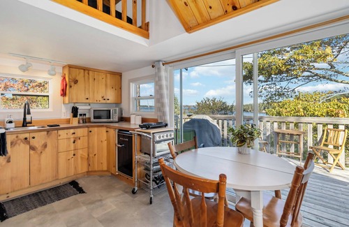 Feltzen South Chalet De Esquí | Ocean Sanctuary - The Salty Cribb Cabin