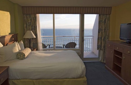 Northeast Virginia Beach Complejo | Ocean Sands Resort con un agradable balcón frente al mar