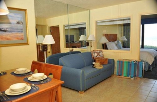 Northeast Virginia Beach Complejo | Ocean Sands Resort con un agradable balcón frente al mar
