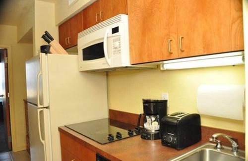 Northeast Virginia Beach Complejo | Ocean Sands Resort con un agradable balcón frente al mar