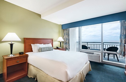 Northeast Virginia Beach Complejo | Ocean Sands Resort Oceanfront condo with Oceanfront Balcony!