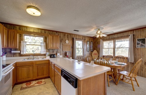 Salvo Casa | ocean-side vacation gem steps to beach w/central AC, WiFi, balcony, washer/dryer