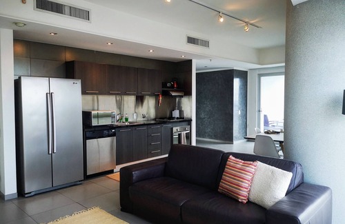 Calidonia Apartamento | Ocean/Skyline Views, Fully Furnished Apartment, Iconic design, Ave Balboa