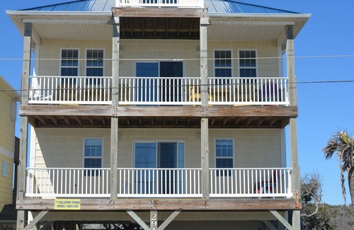 Surf City Casa | Amplia casa con vistas despejadas al mar y al sonido con pasos de acceso