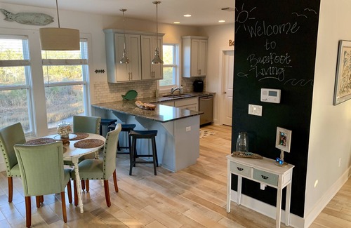 Ocean Springs Casa | Ocean Springs Beach Vacation Getaway! Private beach with breathtaking sunsets!