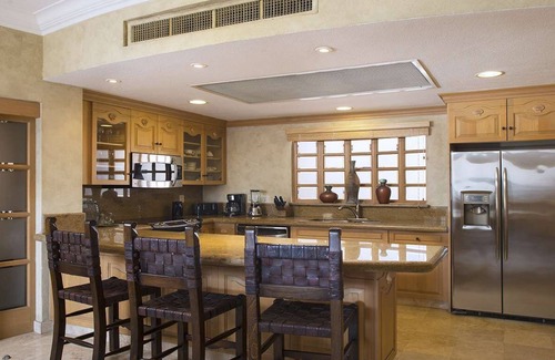 Colonia El Progreso Condominio | Ocean View 1 Bedroom Condo Cabo San Lucas, multiple restaurants, spa and gym