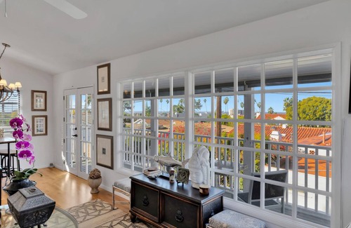Village of La Jolla Cabaña | Ocean View 1-bedroom treehouse 8 min from La Jolla cove