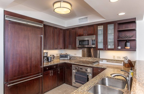 Waikiki Condominio | Newly Remodeled Ocean View 2 BDRM Condo at the Watermark