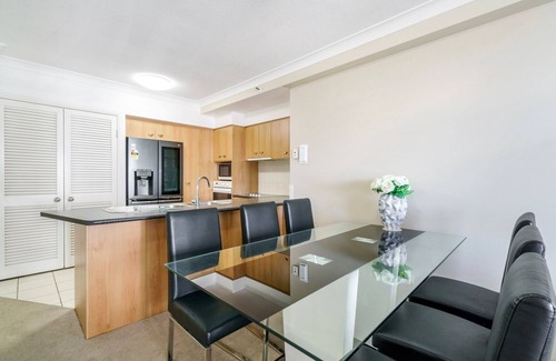 Broadbeach Apartamento | Ocean View 2-Bed with Pools, Spa, Sauna, Gym & BBQ
