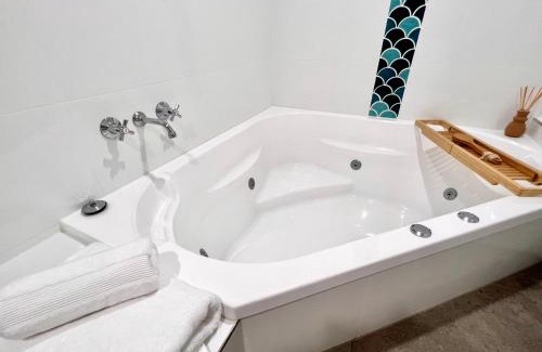 Biggera Waters Apartamento | Ocean View 2BR Apartment and SPA