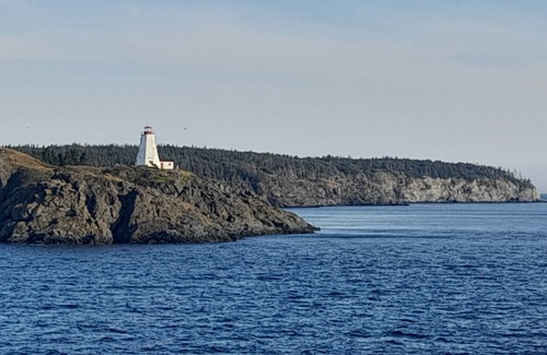Seal Cove Cabaña | Ocean view 3 bdrm cottage near Seal Cove Beach. Full kitchen, sleeps 6.