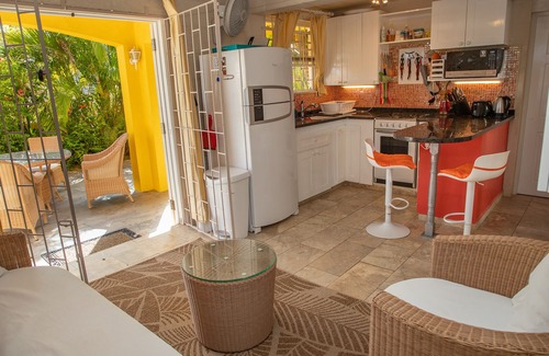 Belair Apartamento | Apartamento de 3 habitaciones con vista al mar y piscina.