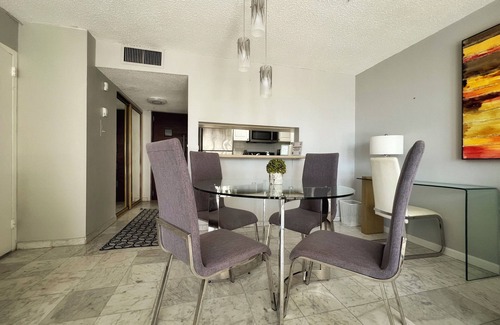 Isla Verde Casa | Ocean View Apartment with Direct Access to the Beach at the Heart of Isla Verde