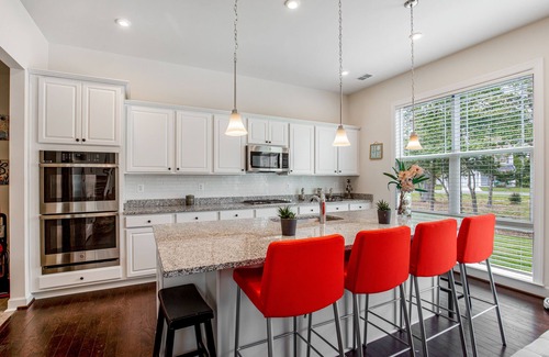 Frankford Casa | Ocean View Beach Club designer home with bikes, resort-style pool, sauna & gym