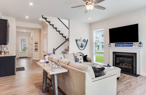 Frankford Casa | Ocean View Beach Club stylish home with outdoor pool, fast WiFi, & wet bar