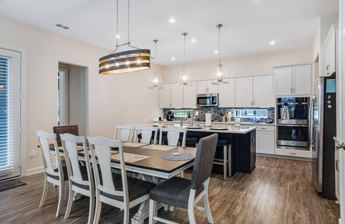 Frankford Casa | Ocean View Beach Club stylish home with outdoor pool, fast WiFi, & wet bar