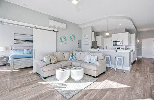 Carolina Beach Condominio | Ocean-View - Beach Service Included - Overlooking Boardwalk & Weekly Fireworks